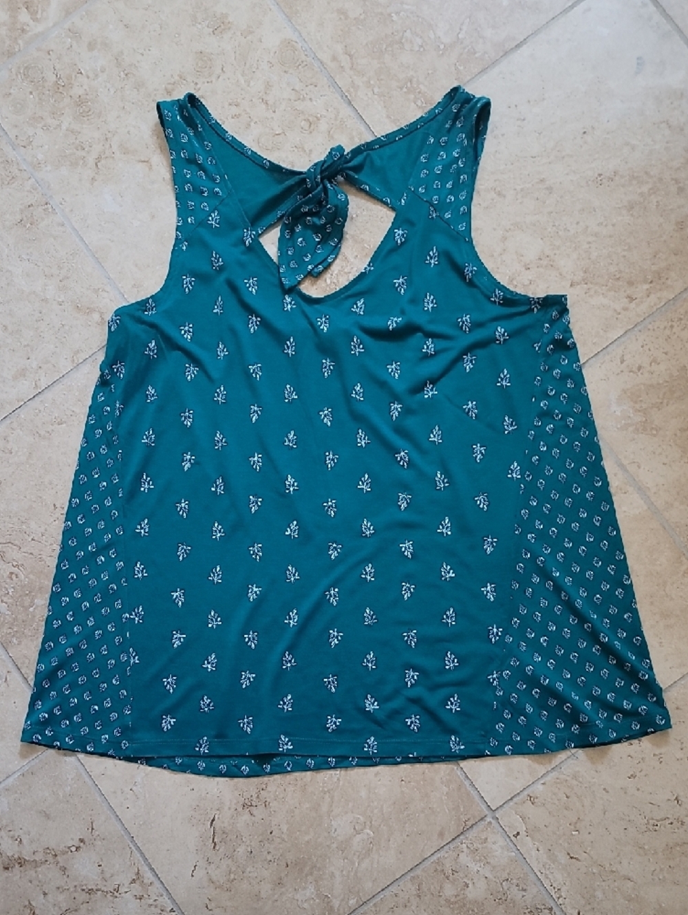 Old Navy Teal Floral Print Tank Top - Picture 9 of 11